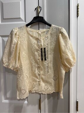 Ultra Pink Cream Lace Puff-Sleeve Blouse